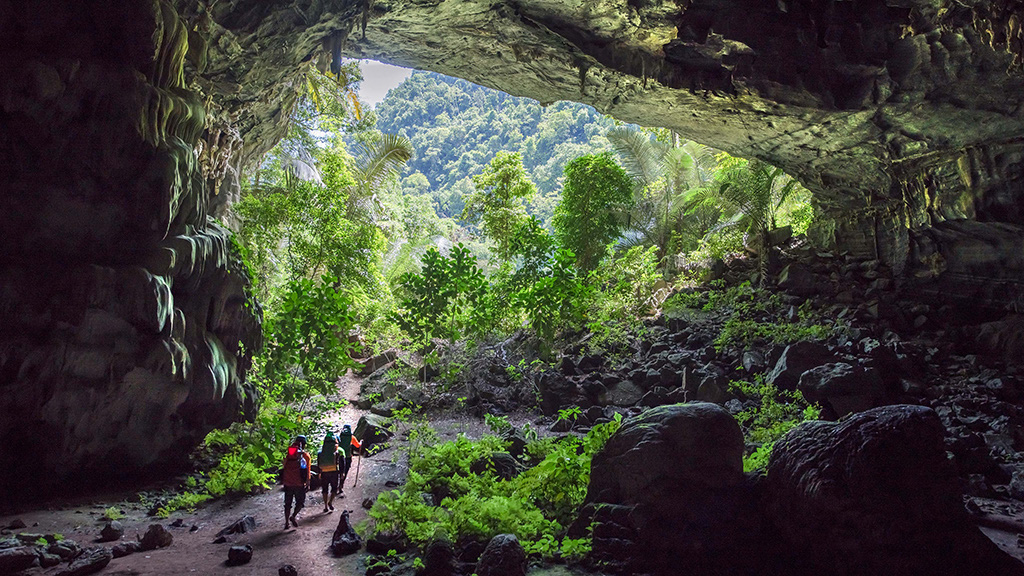 Take in the grandeur of nature in Quang Binh’s caverns