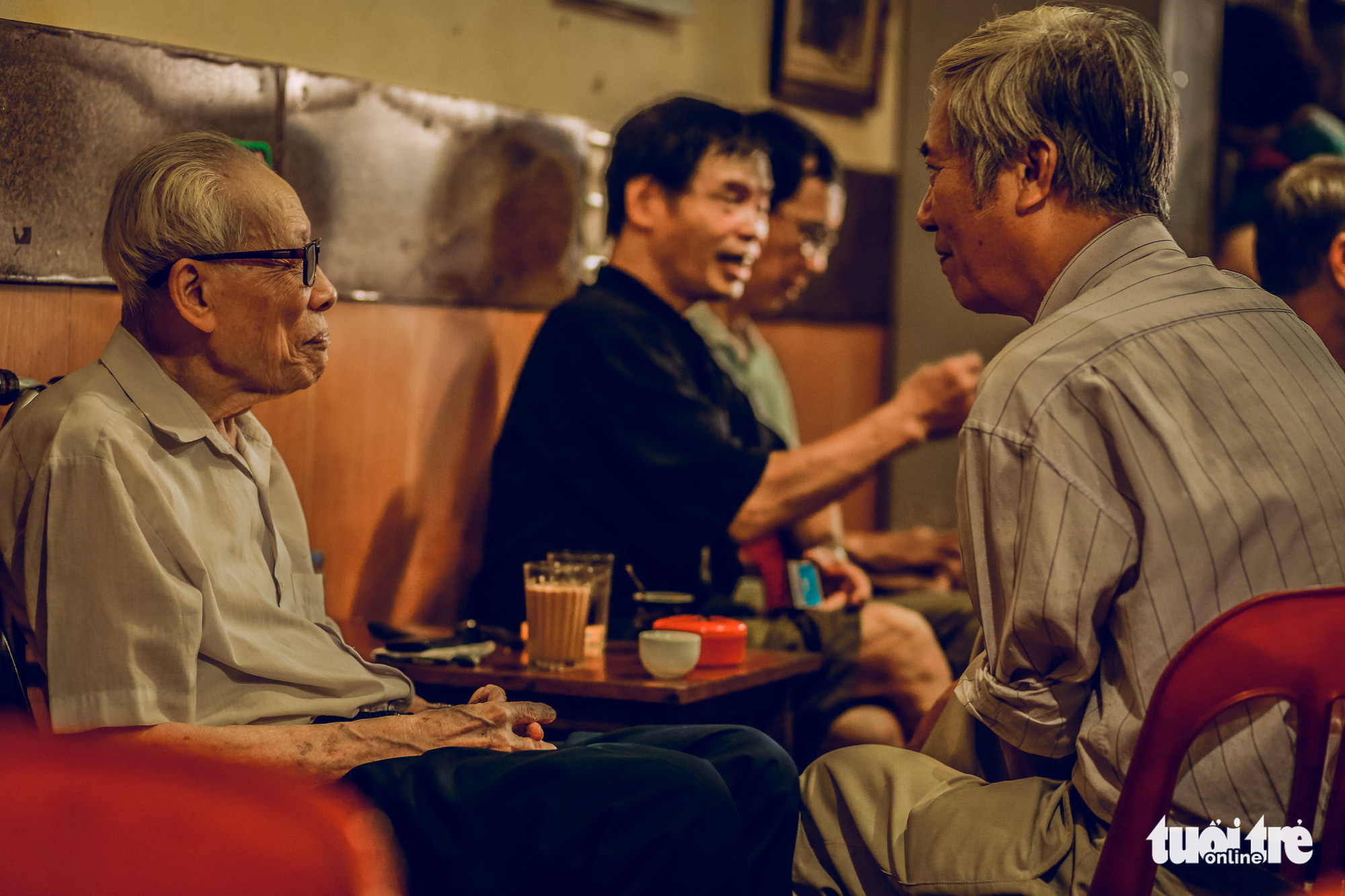 Century-old Hanoi café a faithful champion of hand-roasted beans