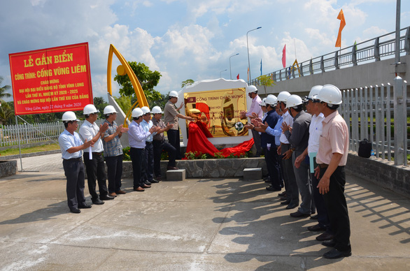Vietnam agriculture ministry inaugurates sluice gates in Mekong Delta