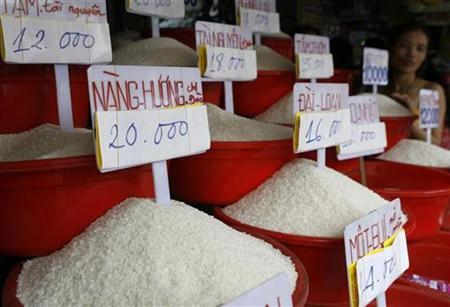 Asia rice-Vietnam rates drop as harvest begins, Philippines halts buying