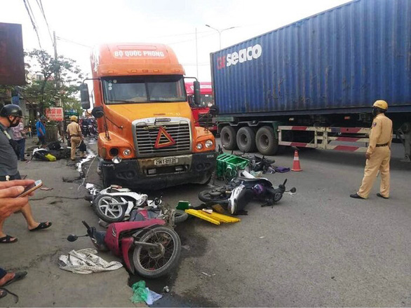 Five injured in drunk-driving crash in northern Vietnam