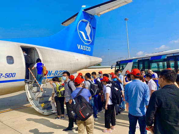Vietnam sees travelers return as epidemic at bay