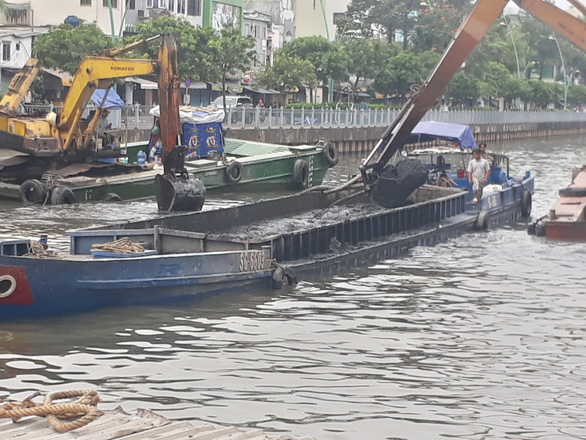 Ho Chi Minh City dredges polluted canal