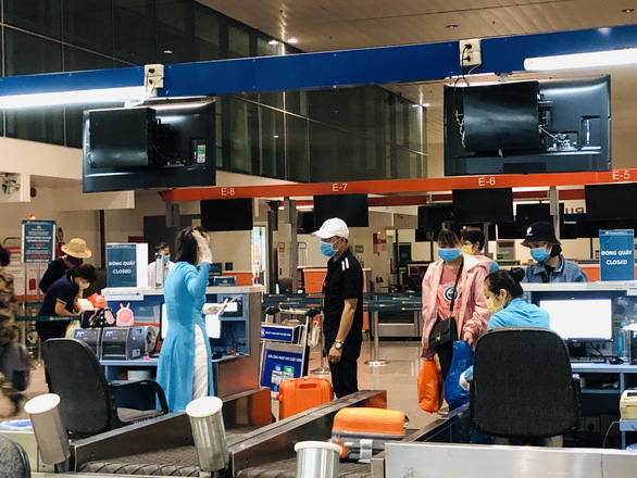 Vietnam Airlines passengers leave almost 6,700 valuables on planes in Jan-Sept