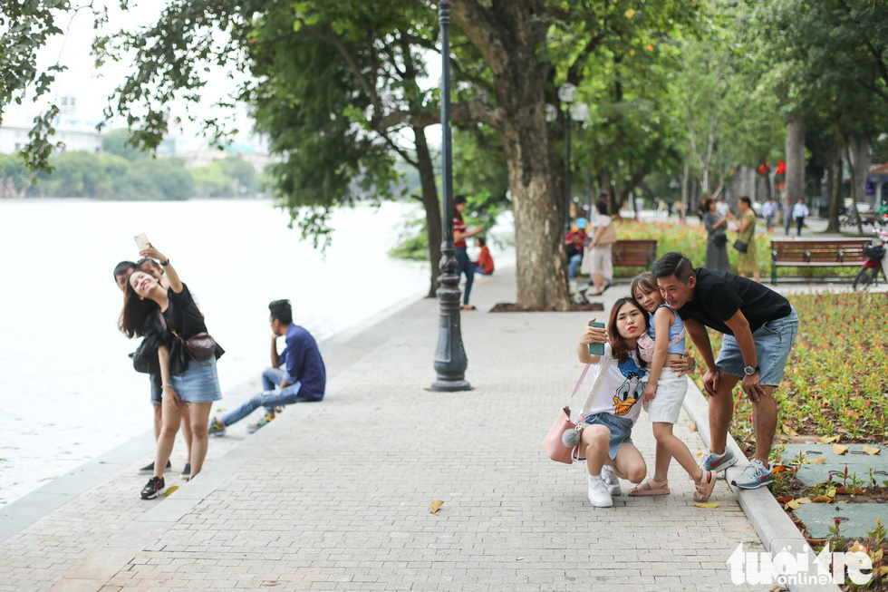 Promenade around Hoan Kiem Lake in Hanoi gets full-on facelift