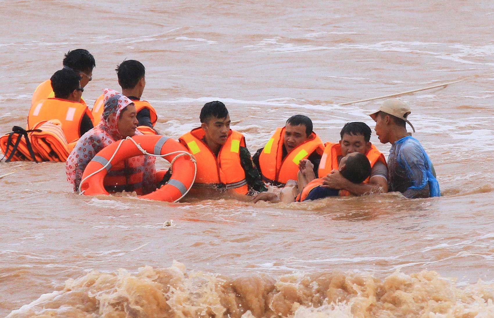 Floods kill 17 people in central Vietnam, next storm due soon