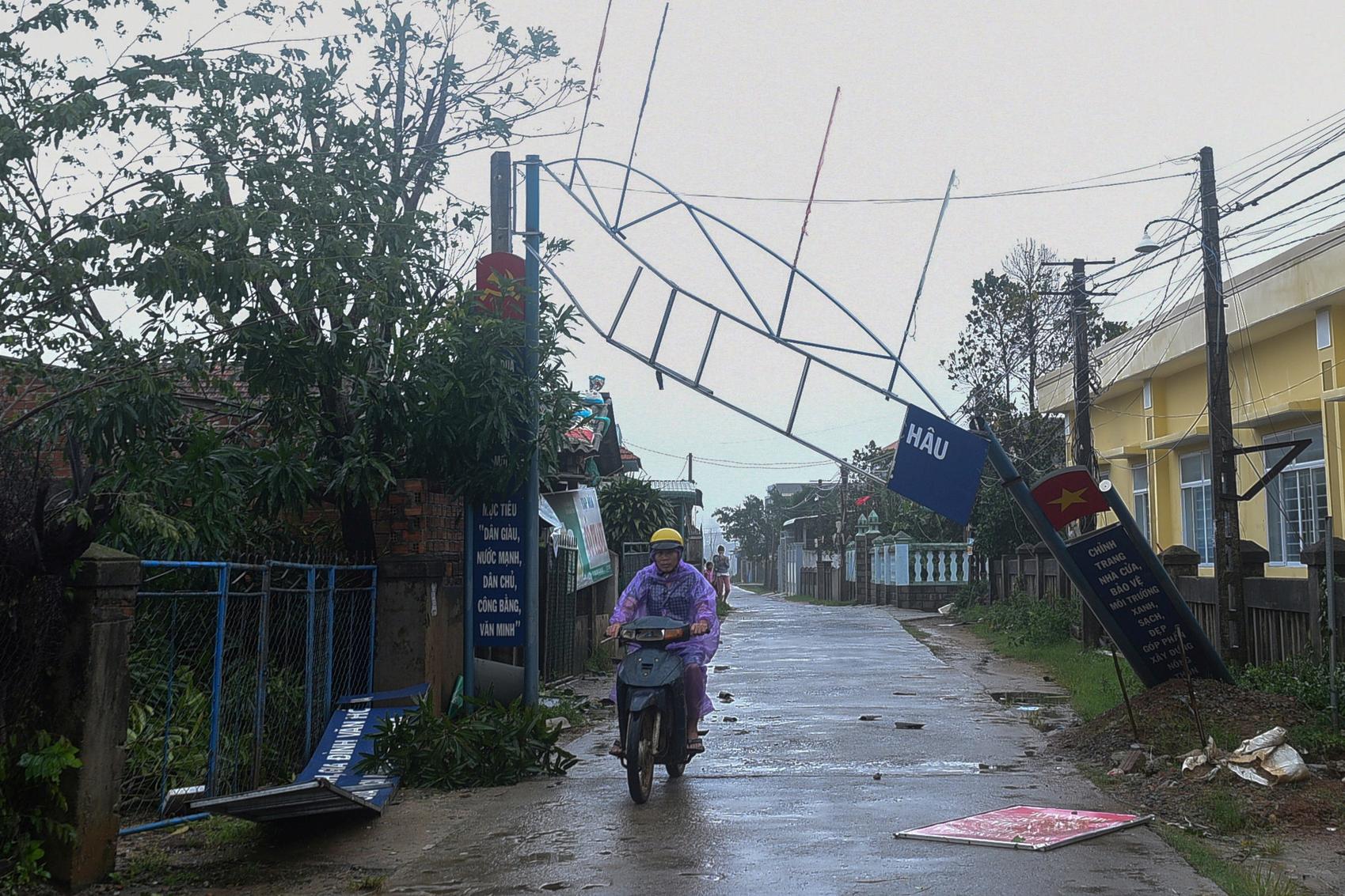 At least 25 dead, scores missing after typhoon lashes Vietnam