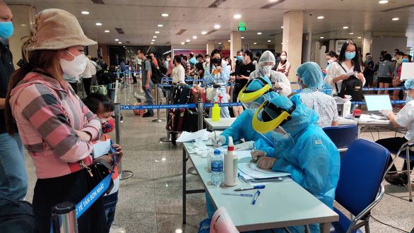 Vietnam publishes draft protocol for quarantining entrants from international flights