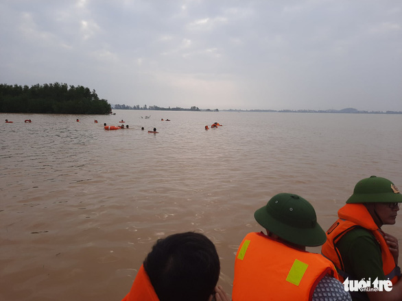 Bodies of two students swept away by flood in north-central Vietnam recovered