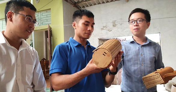 Made-in-Vietnam sedge handbags an eco-friendly hit around the world