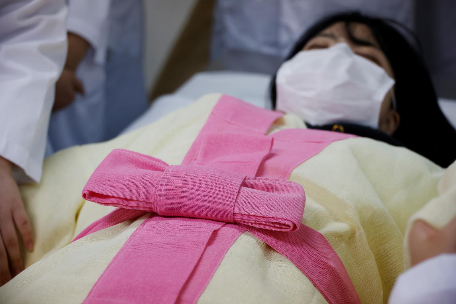 Women handling the dead: More female morticians in South Korea as taboo fades