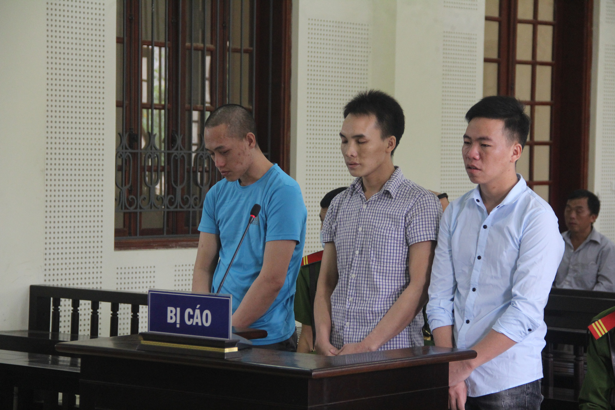 Five sentenced to death over drug-related crimes in Vietnam