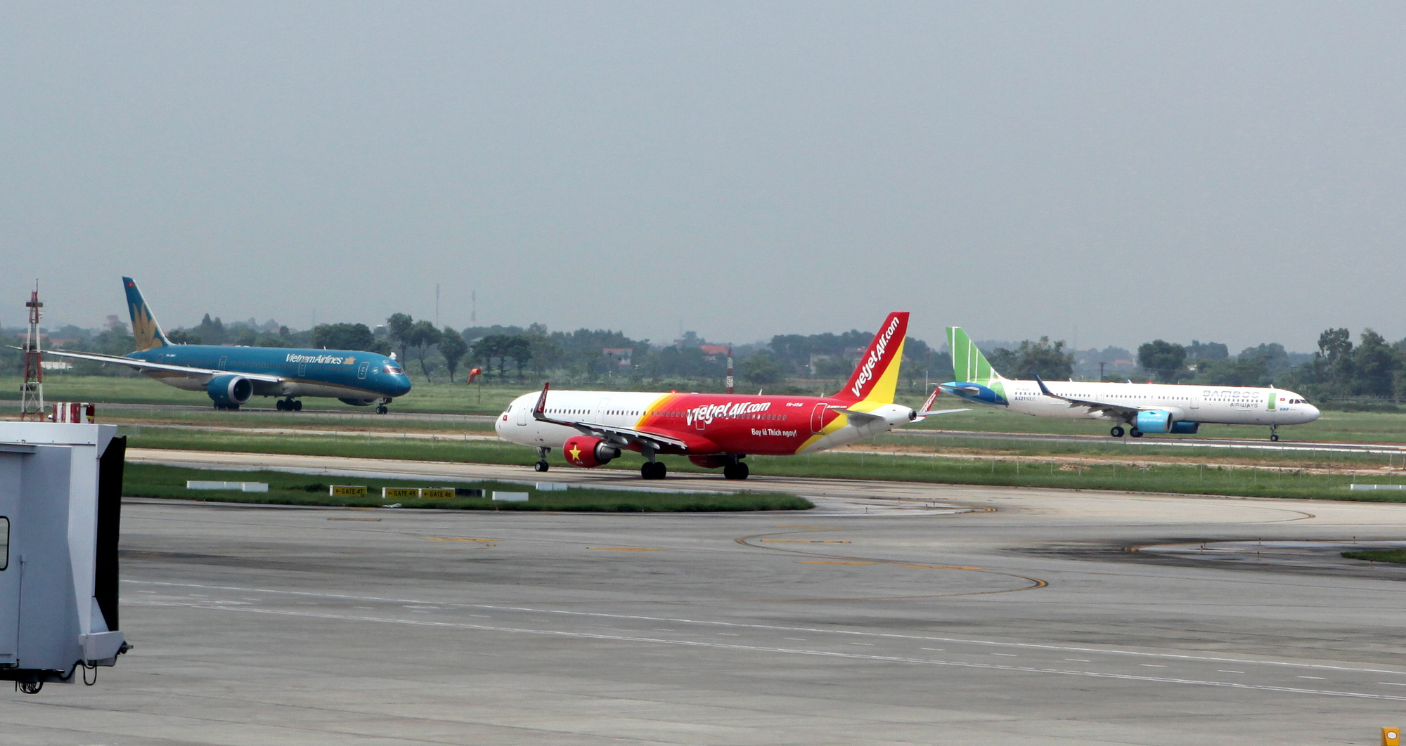 Vietnamese airlines urge government to provide further support to overcome pandemic