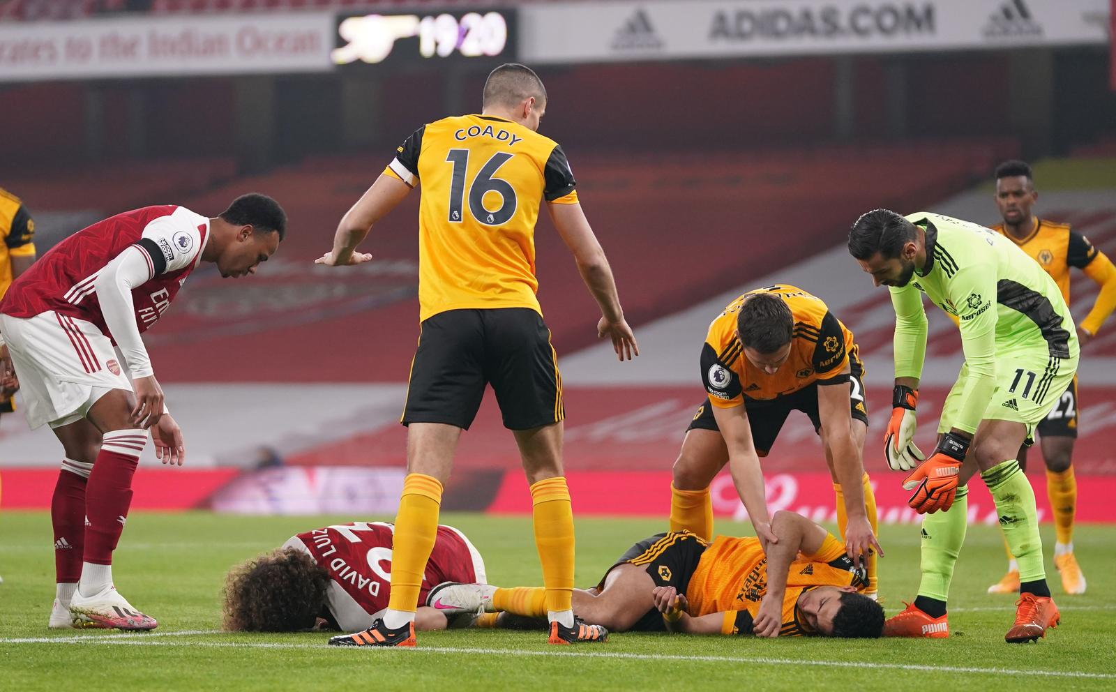 Wolves manager feared for Jimenez after head injury