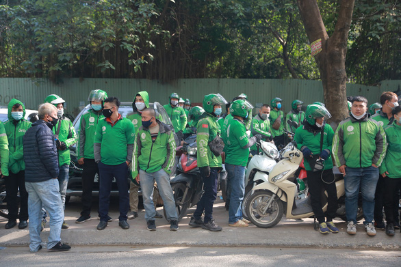 Drivers strike in Hanoi to protest Grab’s increased charges