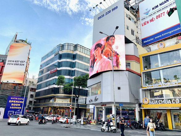 Outdoor advertising struggles to stay afloat in Ho Chi Minh City as major advertisers back out