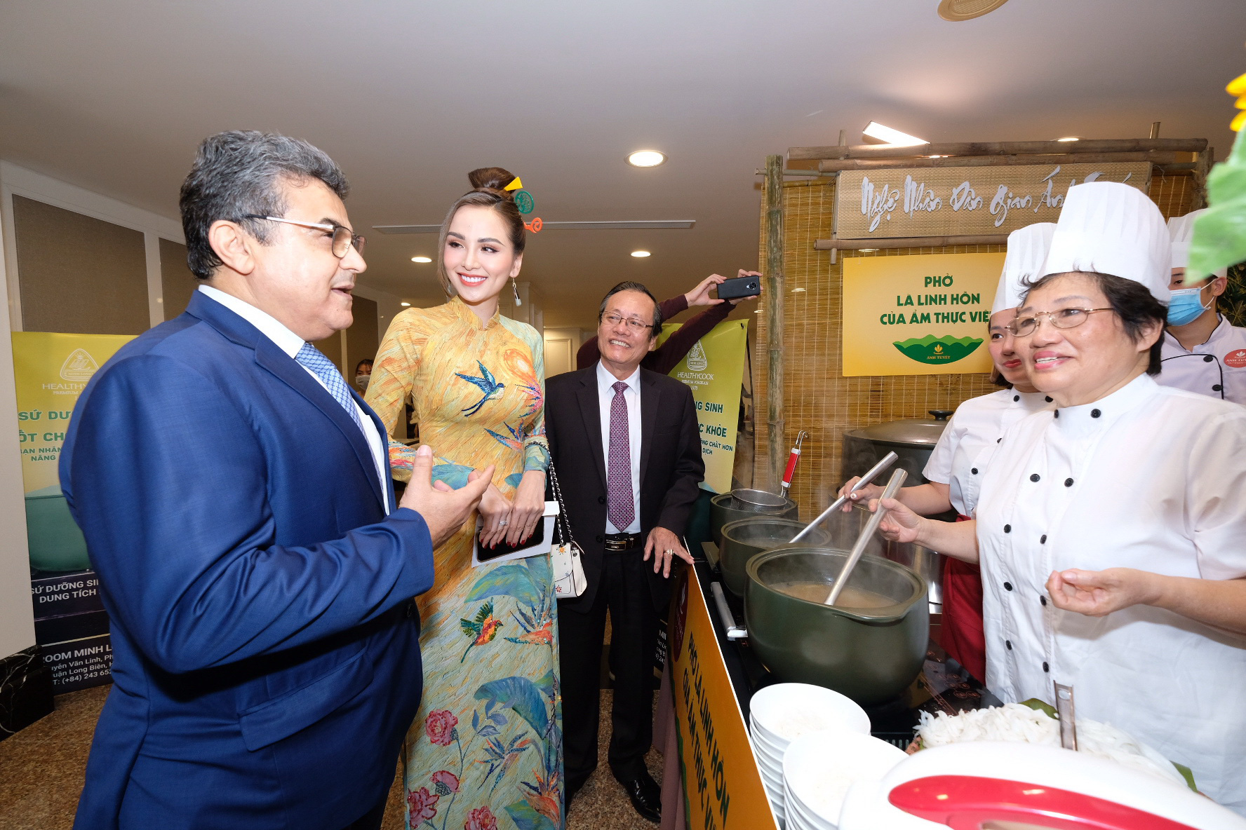 ‘The Story of Pho’ gala dinner organized for diplomatic missions in Hanoi