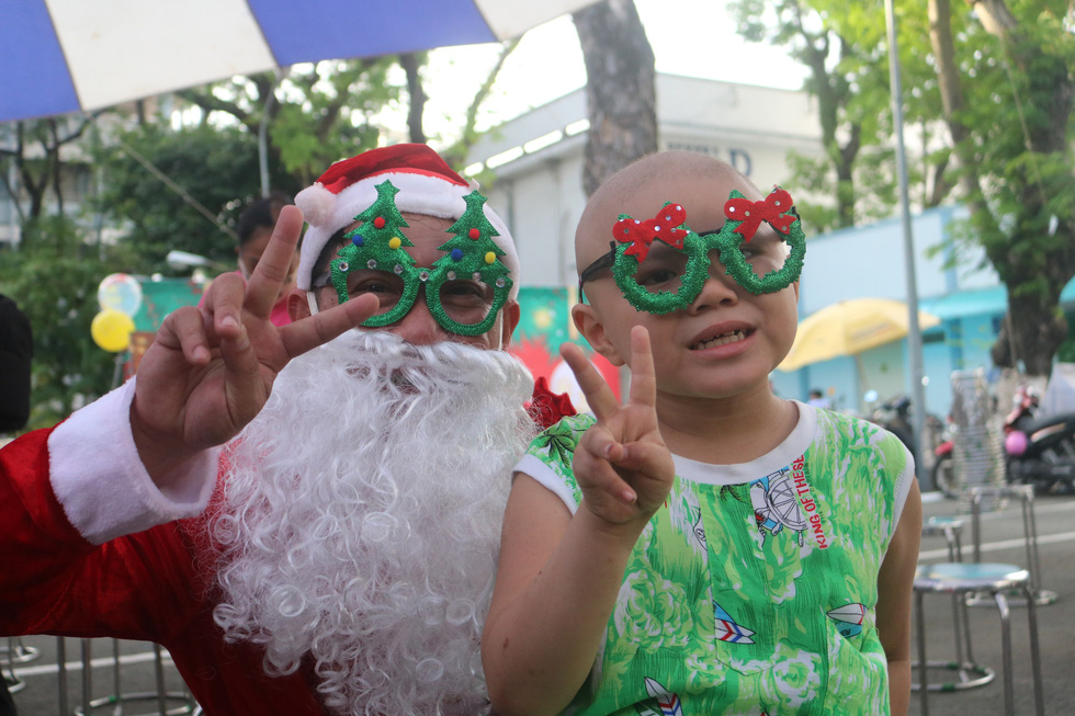 Christmas gifts for child cancer patients at Ho Chi Minh City hospital