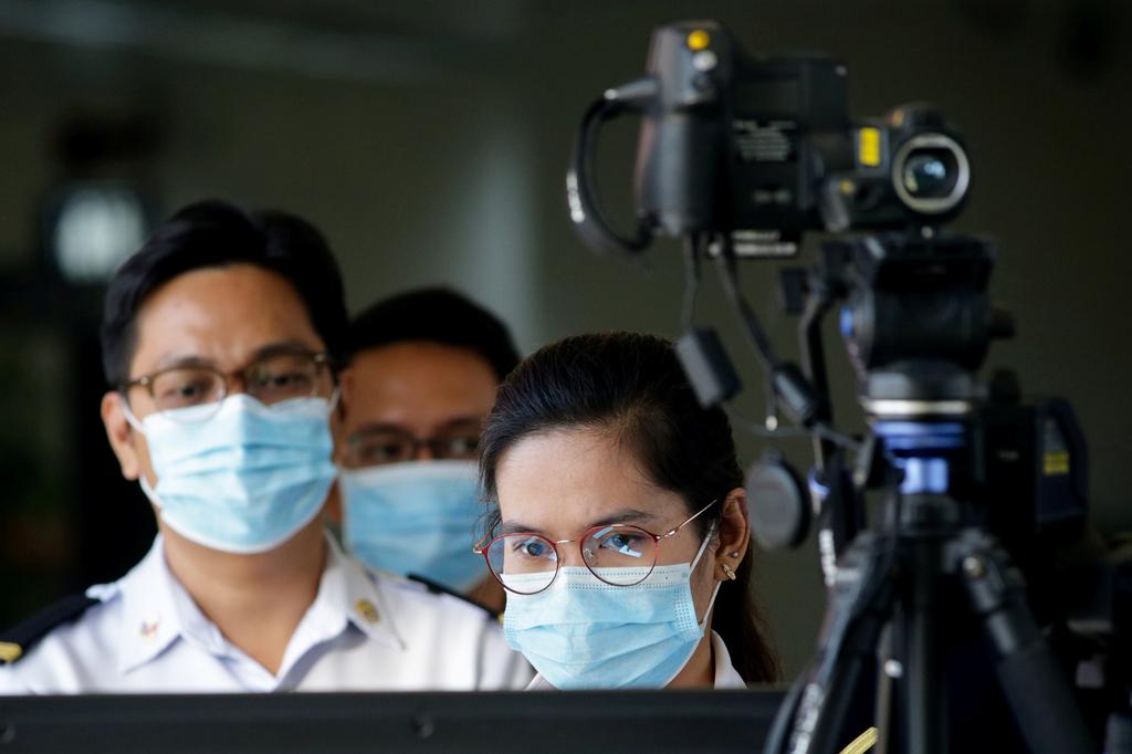 Philippines expands travel ban to limit spread of coronavirus variant