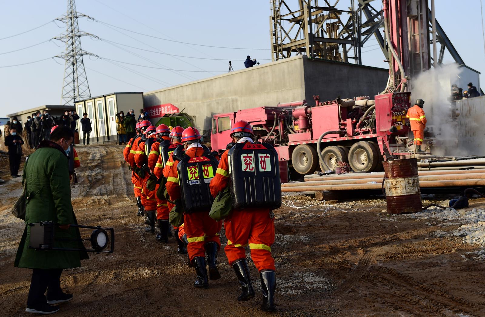 China deploys 16 rescue teams to save stricken gold miners