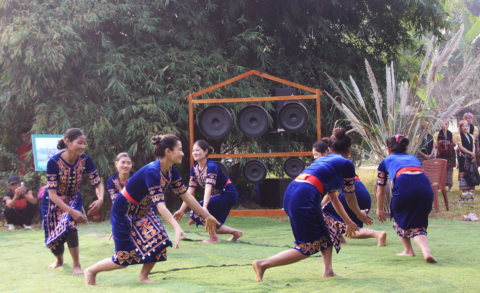 Hanoi culture-tourism village hosts ethnic people’s spring-welcoming activities