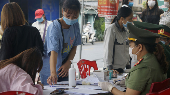 Vietnam records 100 domestic coronavirus cases in a single day: data