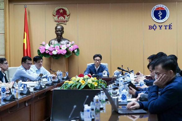 Vietnam announces first 2 local COVID-19 infections since December
