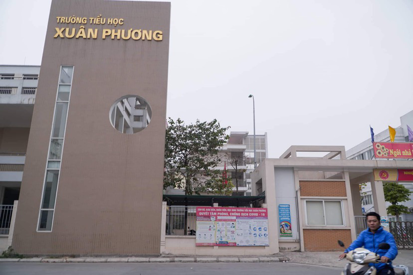 Nearly 80 students, teachers quarantined after third grader infected with COVID-19 in Hanoi
