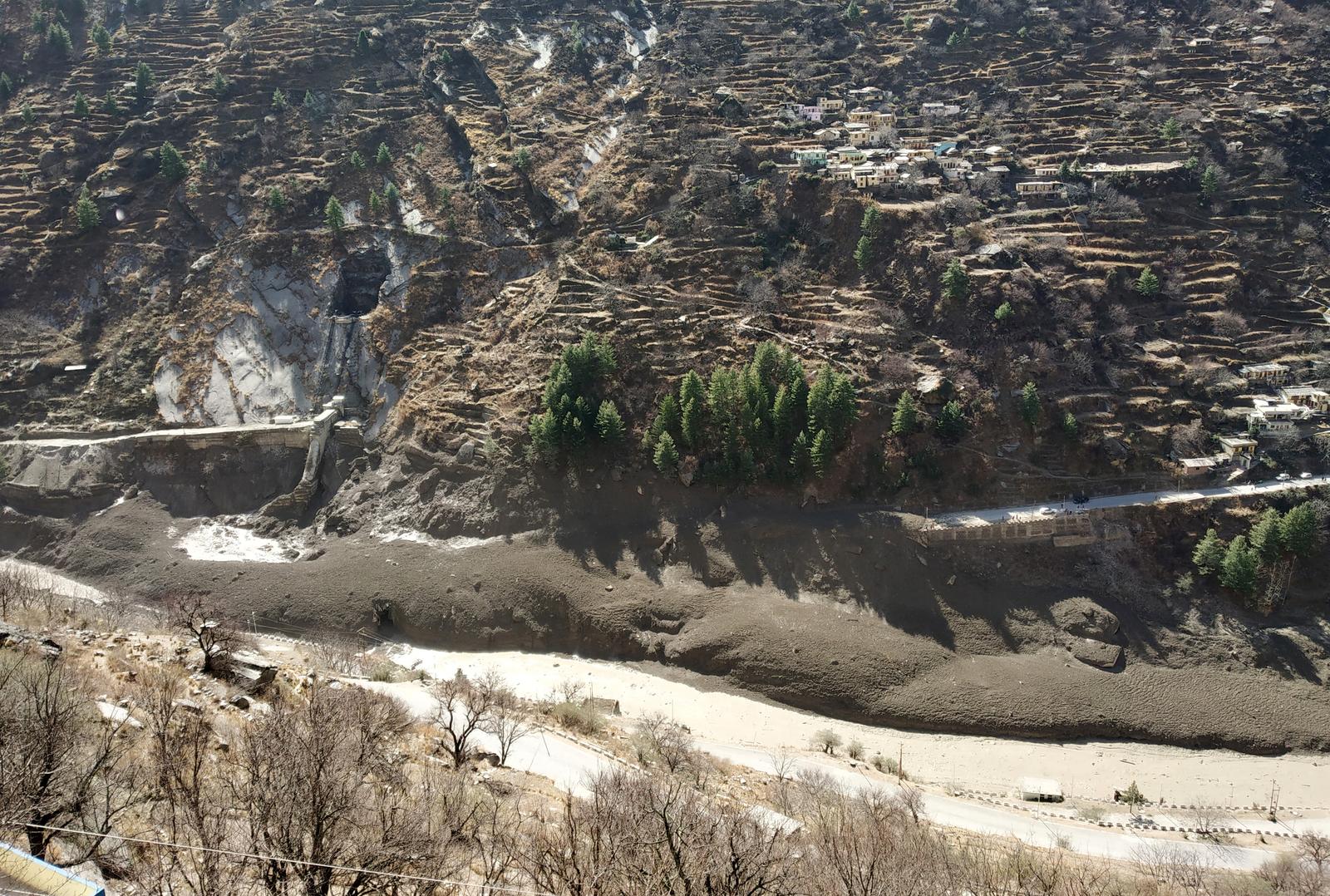 Himalayan glacier bursts in India, 100-150 feared dead in floods