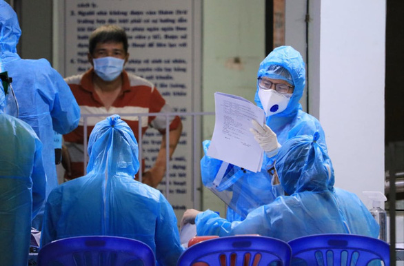 Nearly 1,000 staff members of Ho Chi Minh City hospital tested for COVID-19
