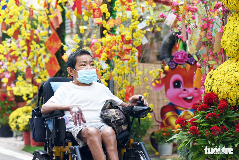 In Vietnam, man spends 17 Tet holidays in hospital due to kidney treatment