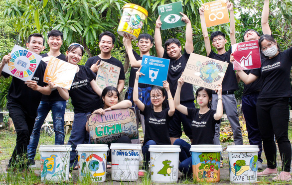 Young people transform one of Vietnam’s most famous markets into one of its cleanest