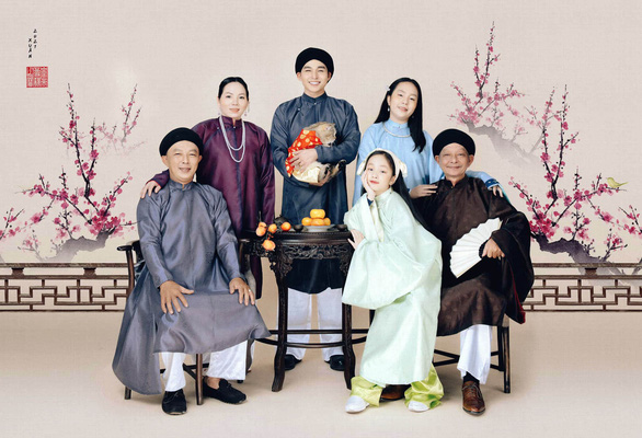 Young Vietnamese fuel revival of feudal-style ao dai