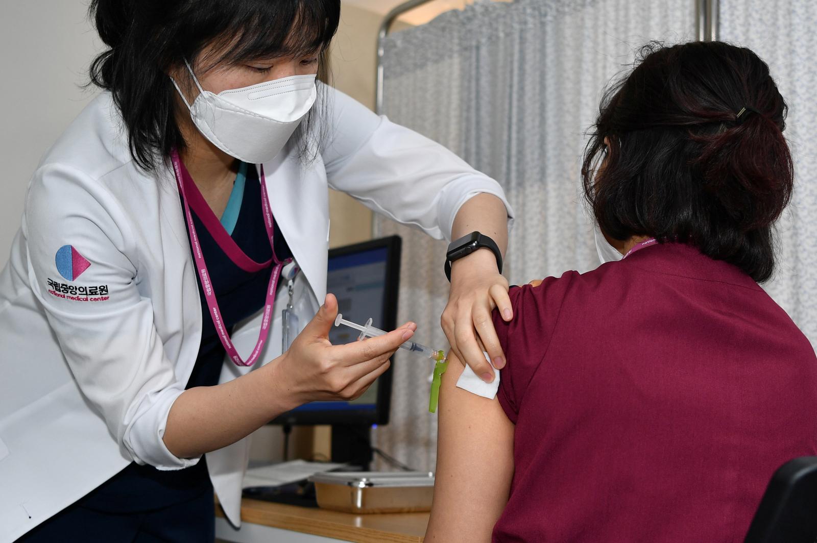 South Korea finds no link found between deaths and coronavirus vaccine
