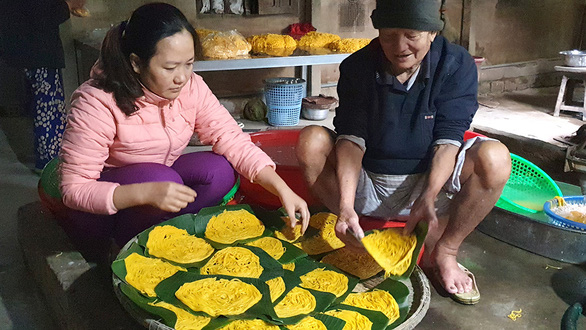 Art of making corn vermicelli kept alive by humble workshop in Vietnam