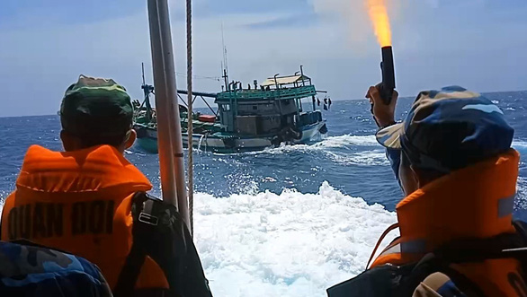 Vietnam border guards catch ship smuggling diesel in 40-minute chase with gunfire