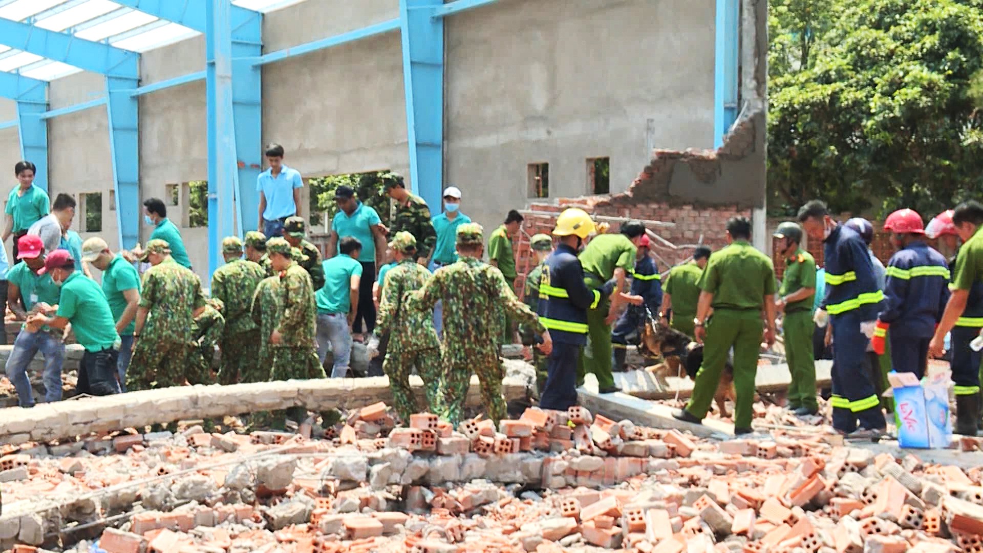 Defendants given suspended sentences over fatal construction wall collapse in Vietnam