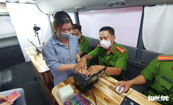 Ho Chi Minh City launches mobile service booths to encourage chip-based ID adoption