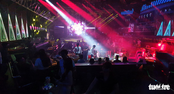 Saigon reopens bars, karaoke shops, discos; Hai Phong resumes suspended activities