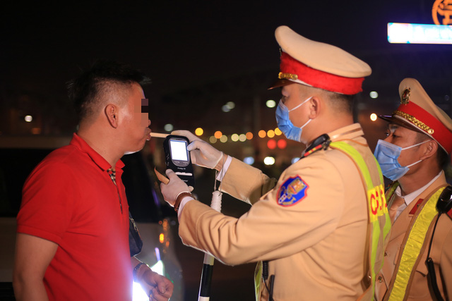 Vietnamese traffic police book over 5,700 DUI cases in less than 10 days
