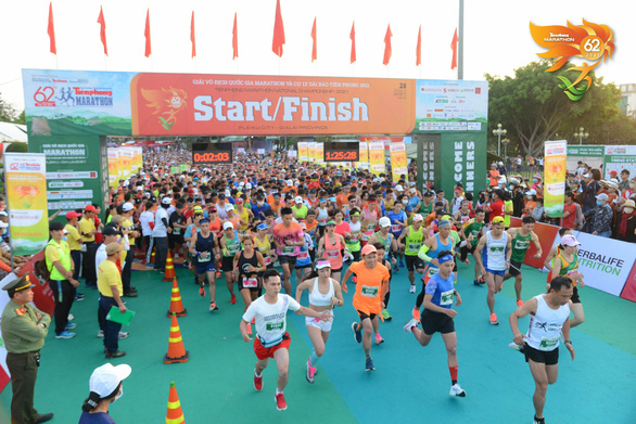 Vietnamese woman stripped of half-marathon championship for asking man to run for her