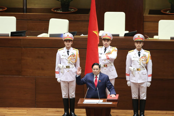 Vietnam lawmakers elect new prime minister