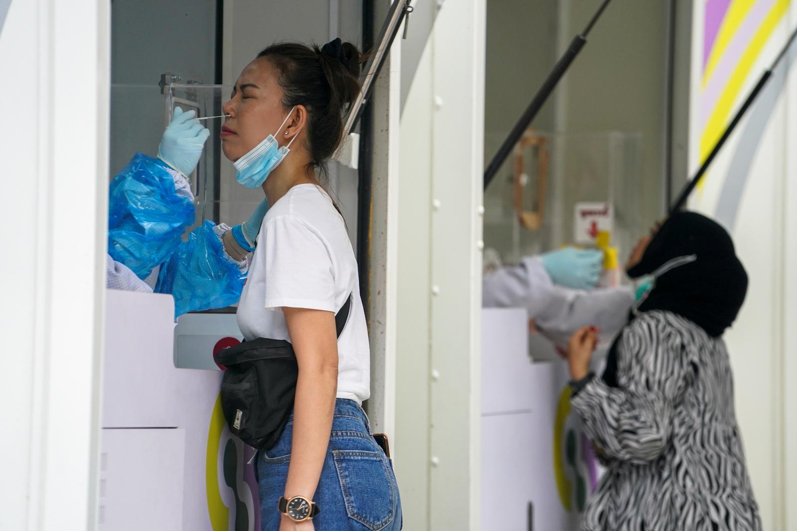 Thailand eyes nightlife curbs to arrest third coronavirus wave