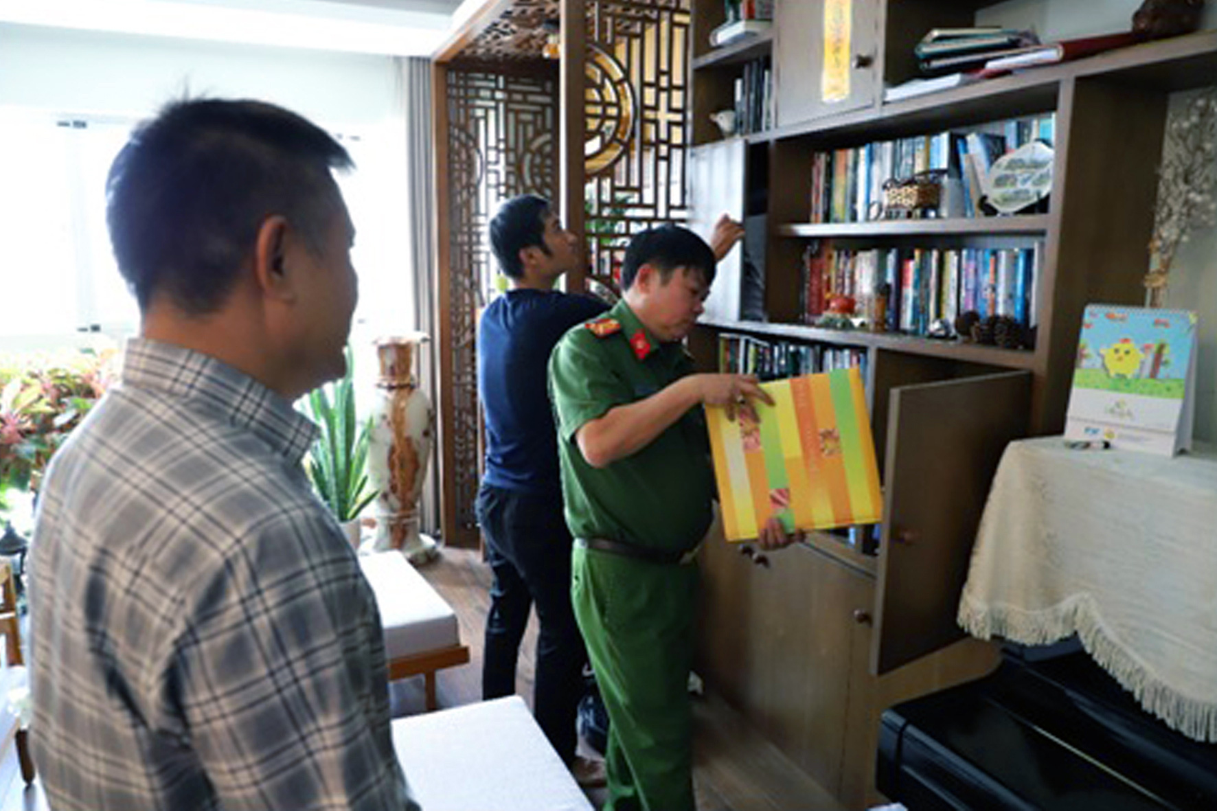 Vietnam police arrest company director involved in racket selling 200 million liters of fake gasoline