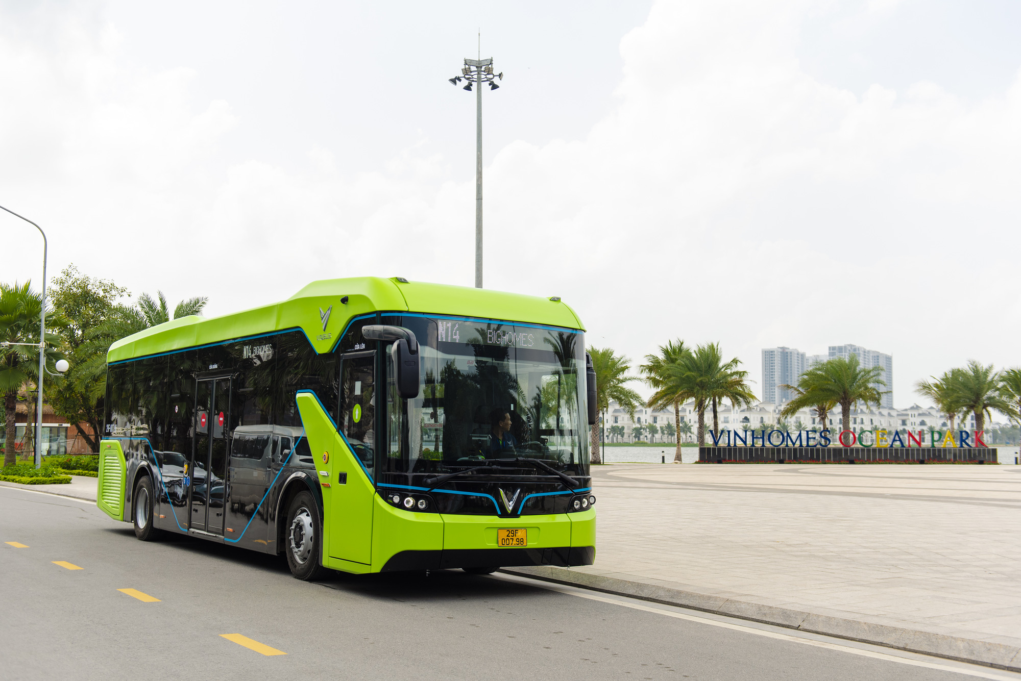 Vietnam’s first smart e-bus runs in Hanoi