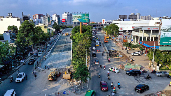 Ho Chi Minh City scrambles to fix streets as inundation season approaches