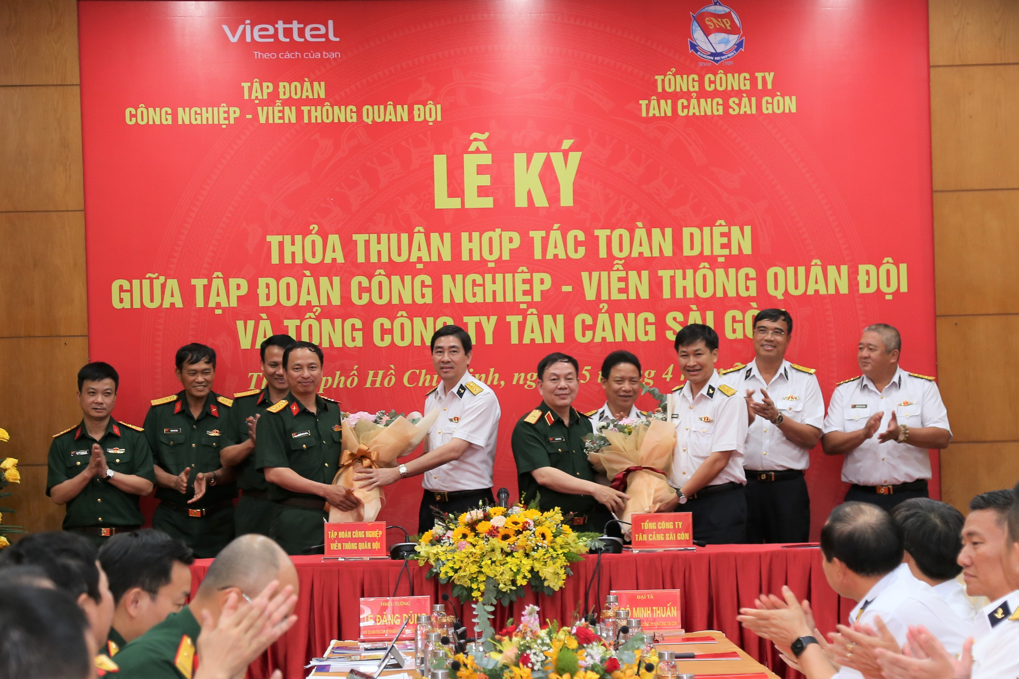 Military-run Viettel, Saigon Newport Corporation inks deal on multiple spheres, including e-commerce development