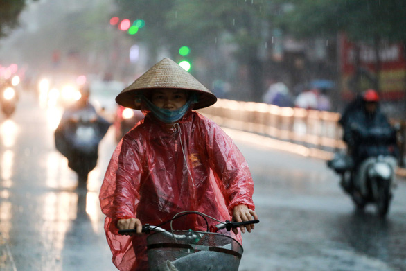 Torrential rain is forecast for all weekend in Hanoi, surrounding areas