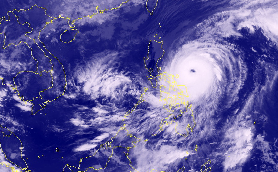 Super Typhoon Surigae not likely to enter East Vietnam Sea