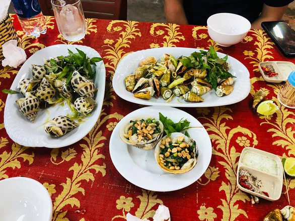 Restaurant allegedly overcharges seafood diners in Vietnam